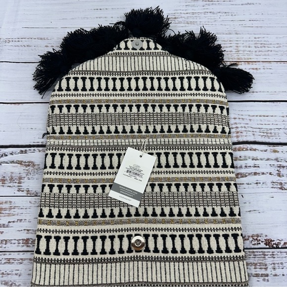 Mud Pie Black & Off White Woven Tassel Clutch New - Picture 10 of 11